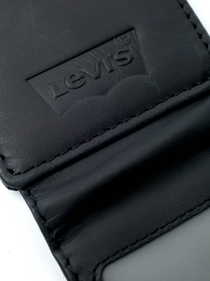 LEVI S Magnetic card holder wallet St. Vital Centre