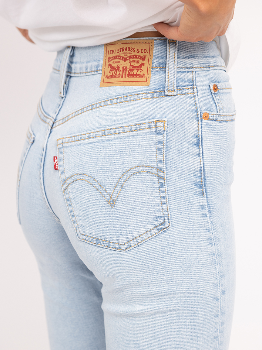 wedgie straight jean light authentic